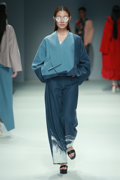 北京服裝學院 'Already Here'的自我表達——服裝T臺秀場的創意呈現